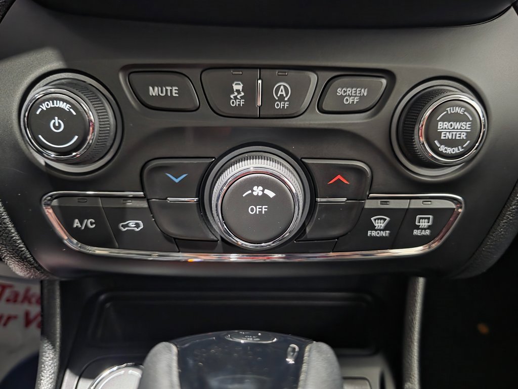 Used 2019 Jeep Cherokee Altitude image 34