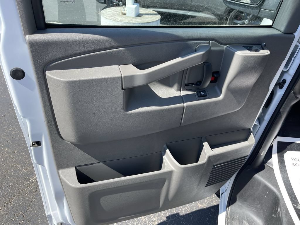 New 2026 Chevrolet Express 2500 Extended w/ Driver Convenience Package RWD image 6