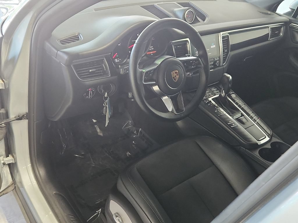 Used 2018 Porsche Macan AWD/4WD image 4