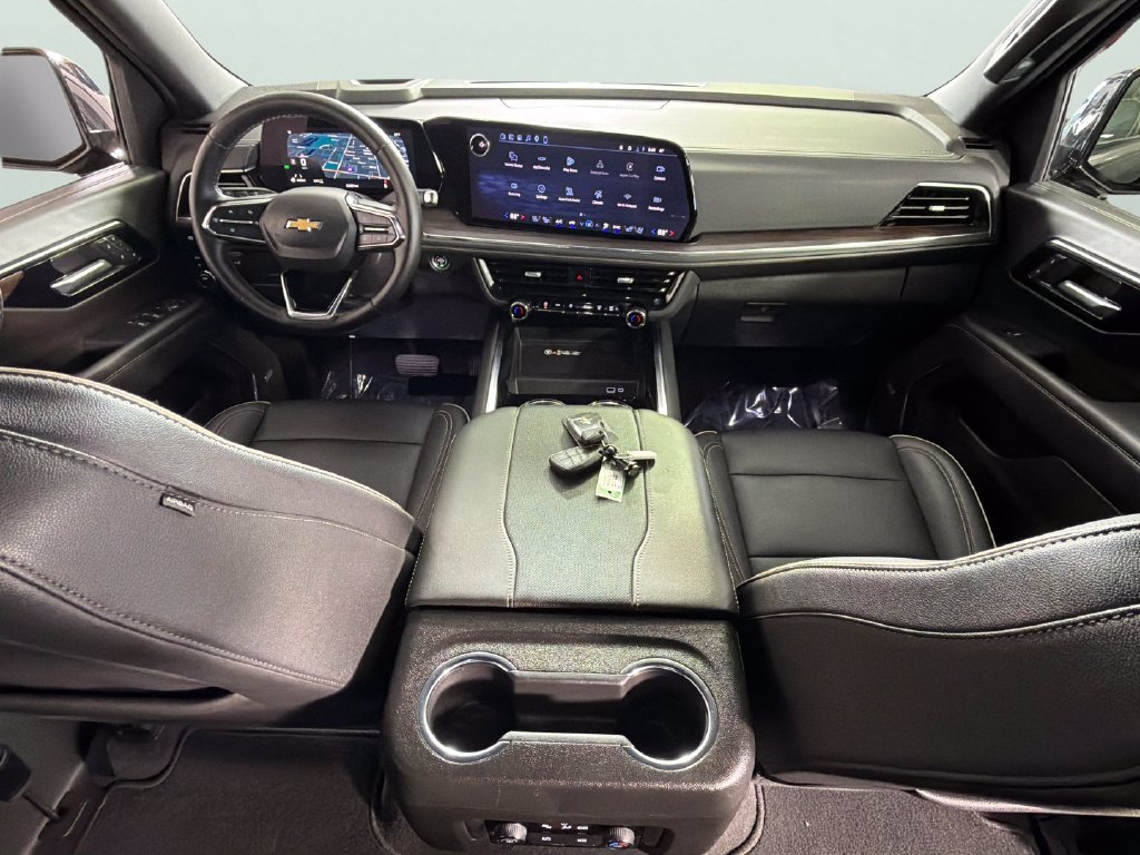 Used 2026 Chevrolet Suburban Premier AWD/4WD image 36