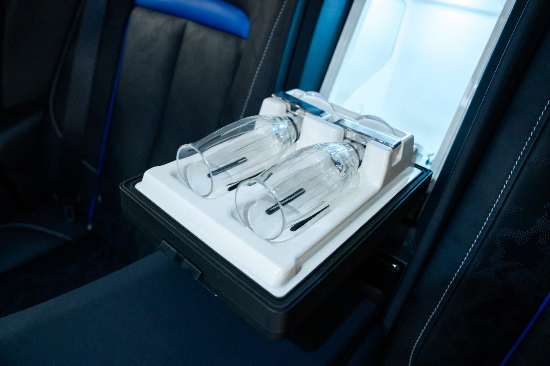 Used 2024 Rolls-Royce Cullinan Black Badge AWD/4WD image 30