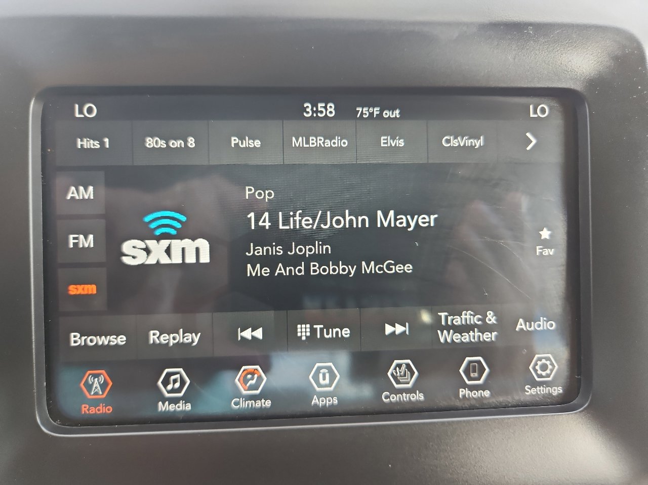 Used 2019 Jeep Cherokee Latitude Plus w/ Comfort/Convenience Group image 30