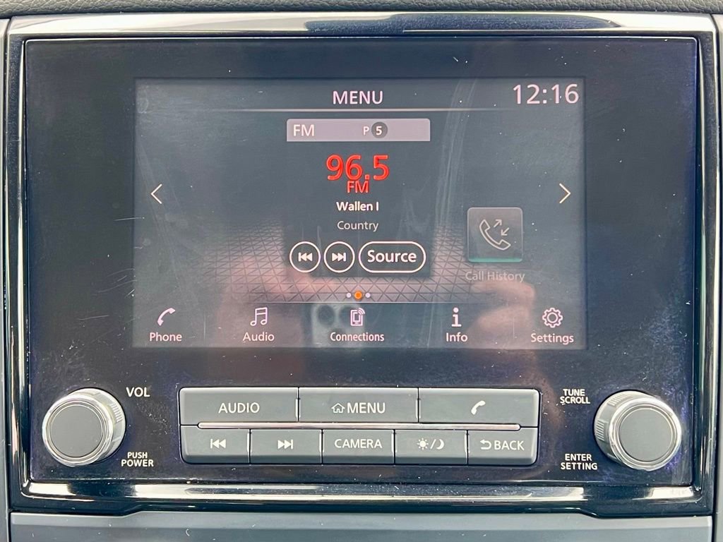 Used 2023 Nissan Titan SV image 28