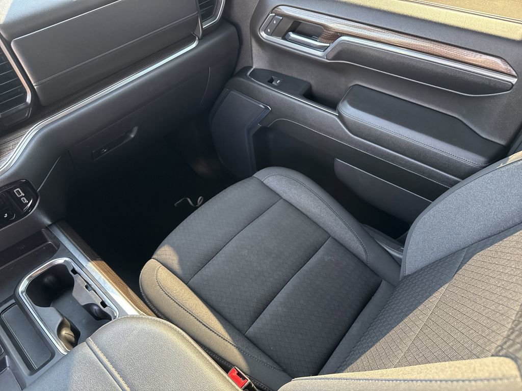 Used 2024 Chevrolet Silverado 1500 LT w/ Z71 Off-Road Package image 24