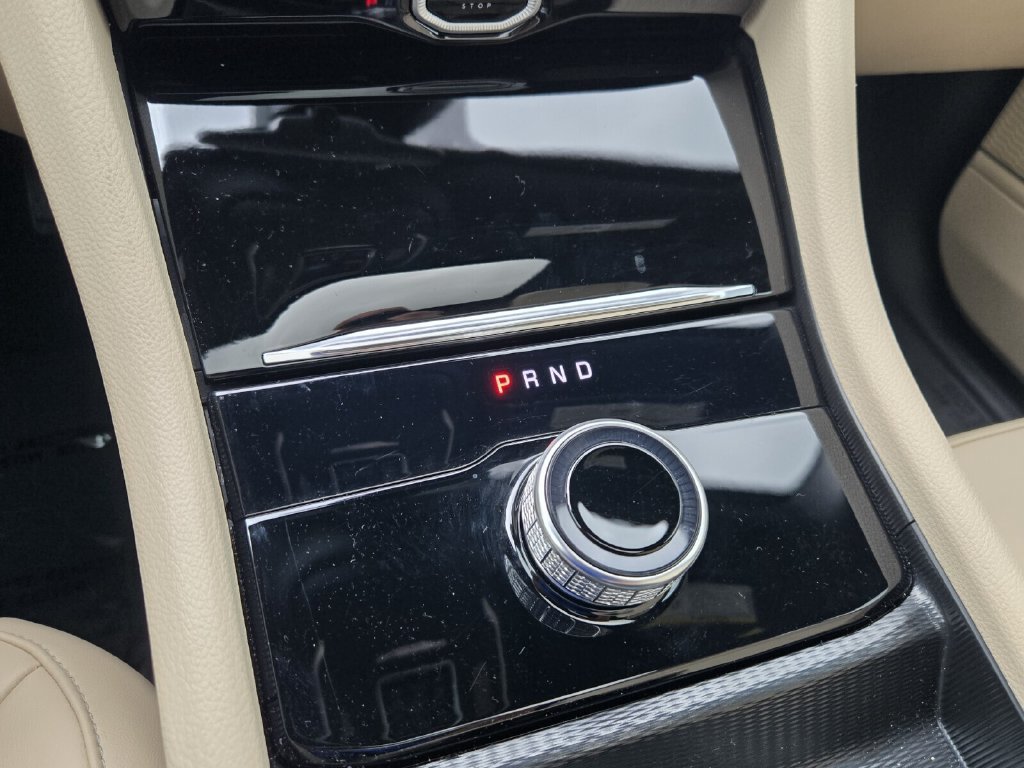 Used 2026 Jeep Grand Cherokee Limited RWD image 18