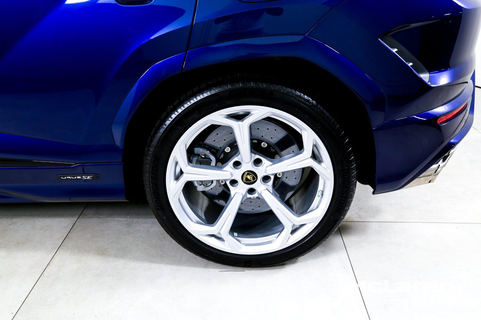 Used 2026 Lamborghini Urus SE AWD/4WD image 37