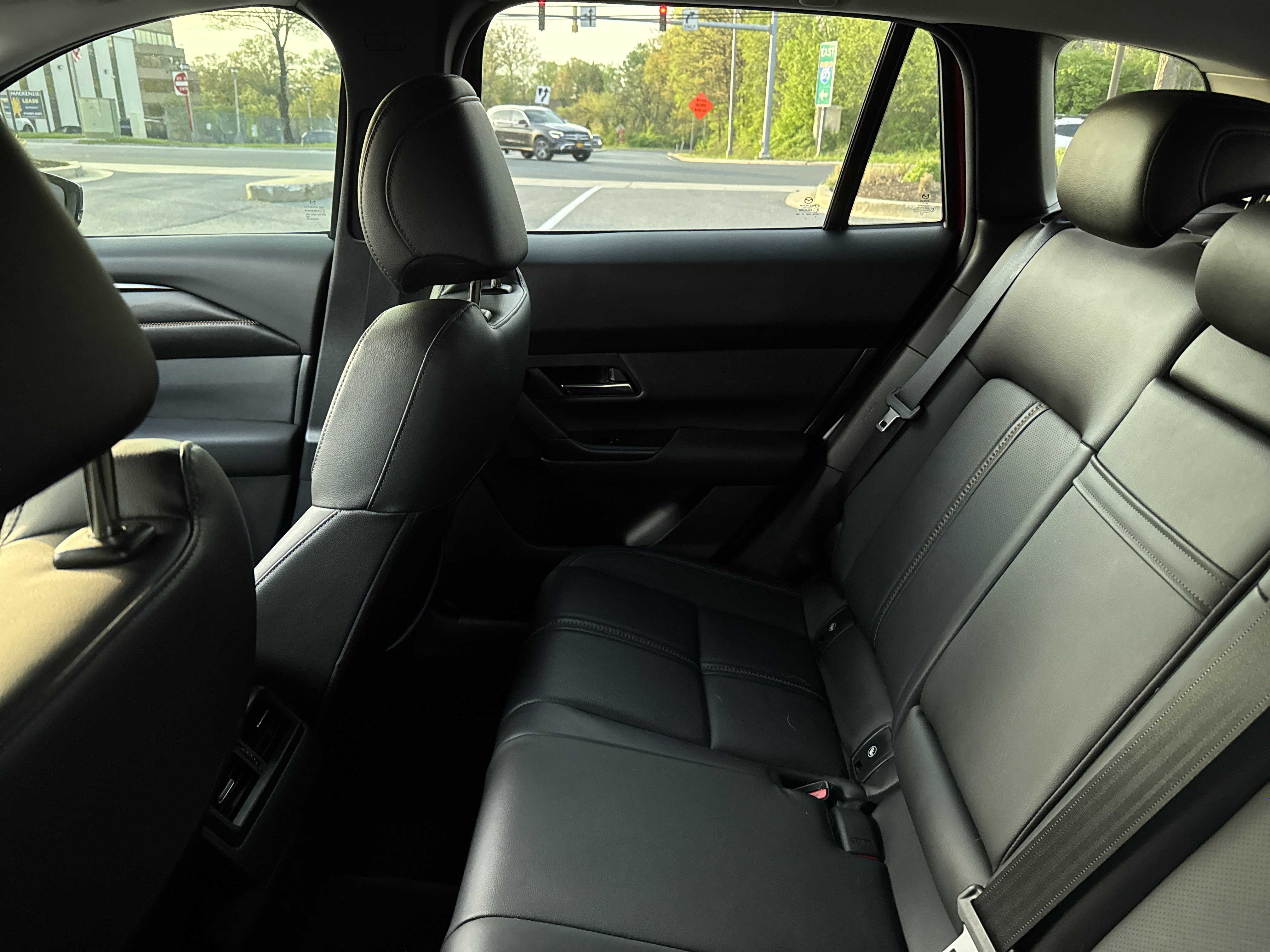 Used 2025 MAZDA CX-50 AWD 2.5 S w/ Premium Plus Pkg image 6