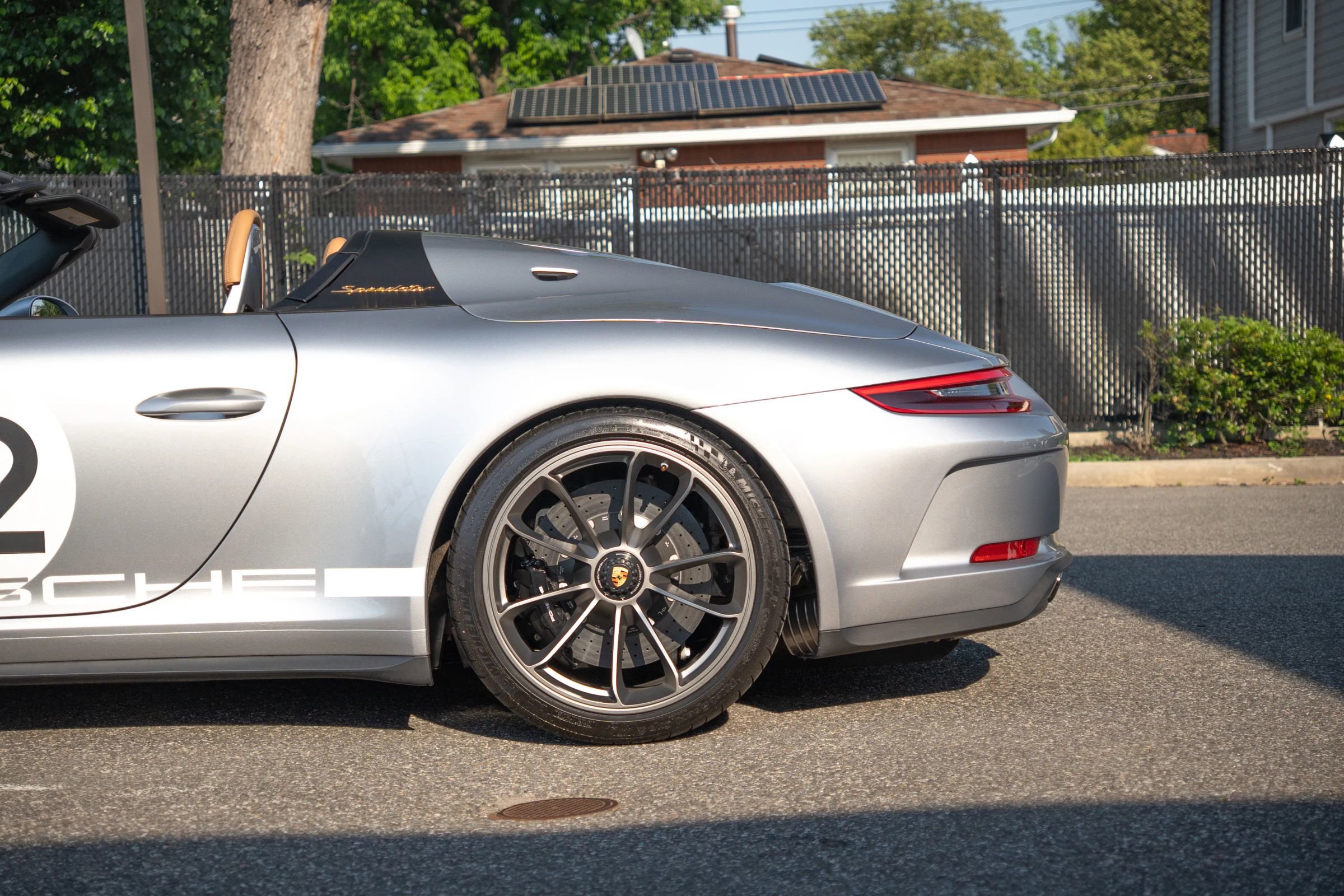 Used 2019 Porsche 911 Speedster RWD image 17
