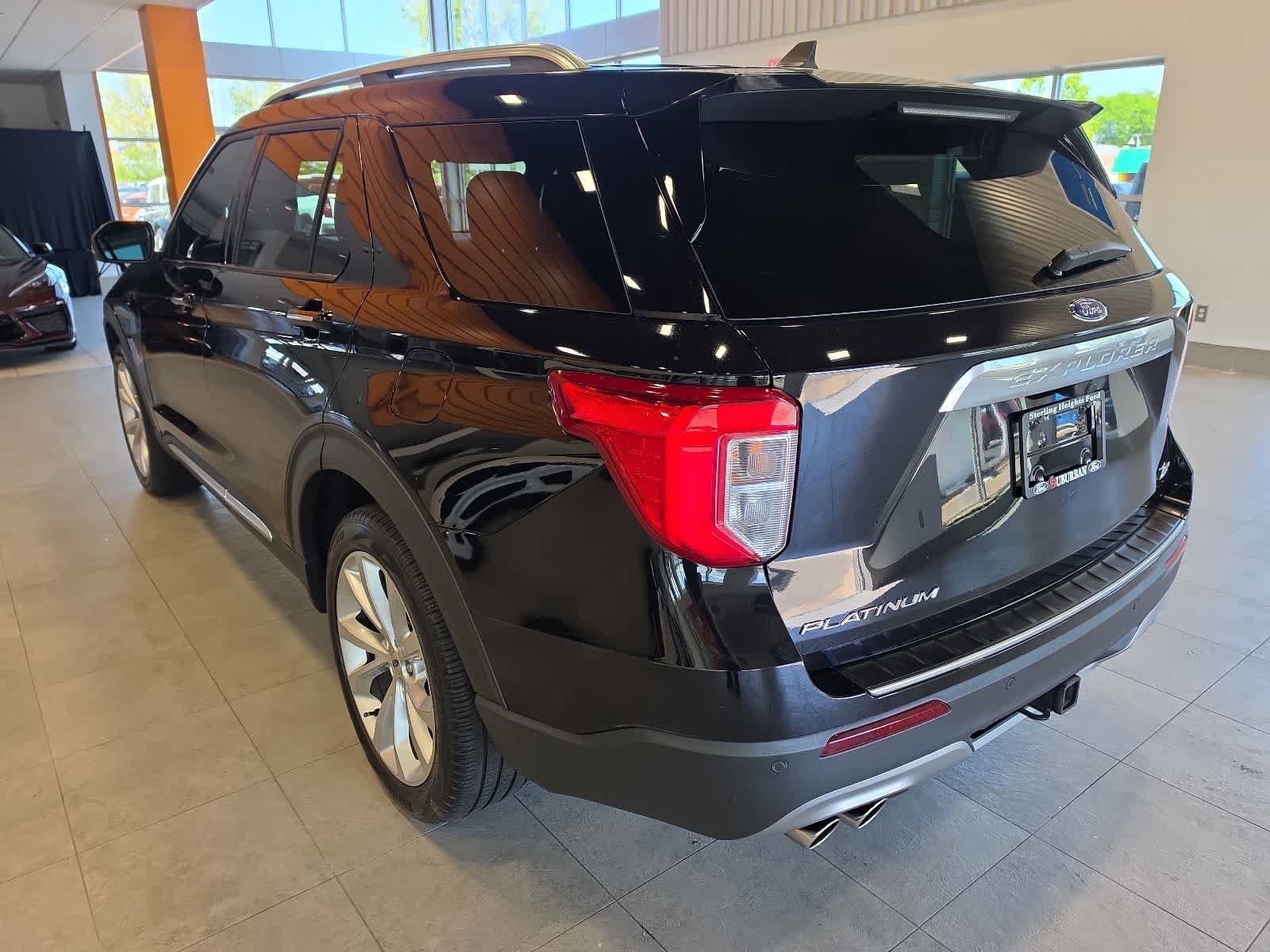 Used 2023 Ford Explorer Platinum w/ Technology Package AWD/4WD image 11
