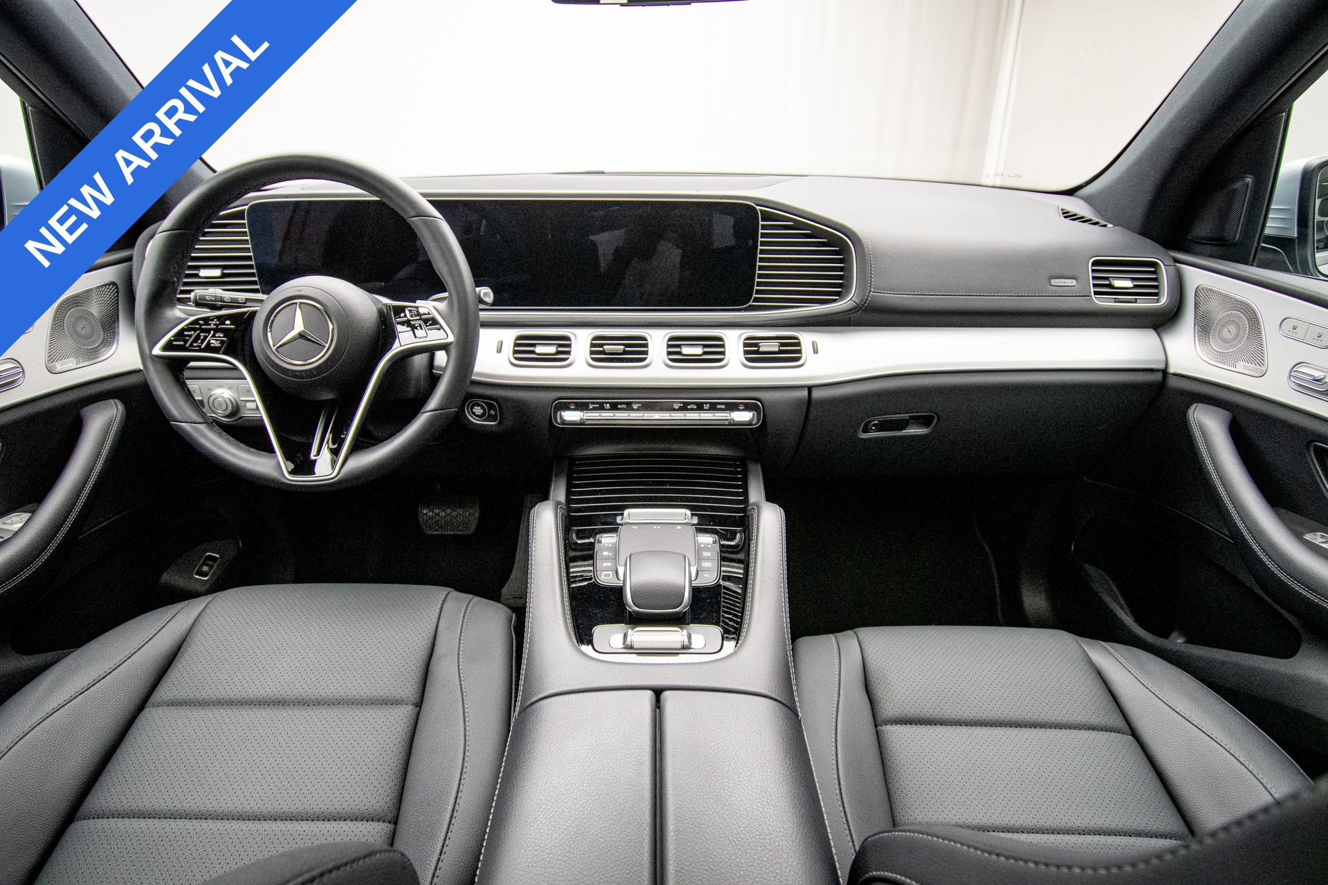 Used 2025 Mercedes-Benz GLS 450 4MATIC image 10