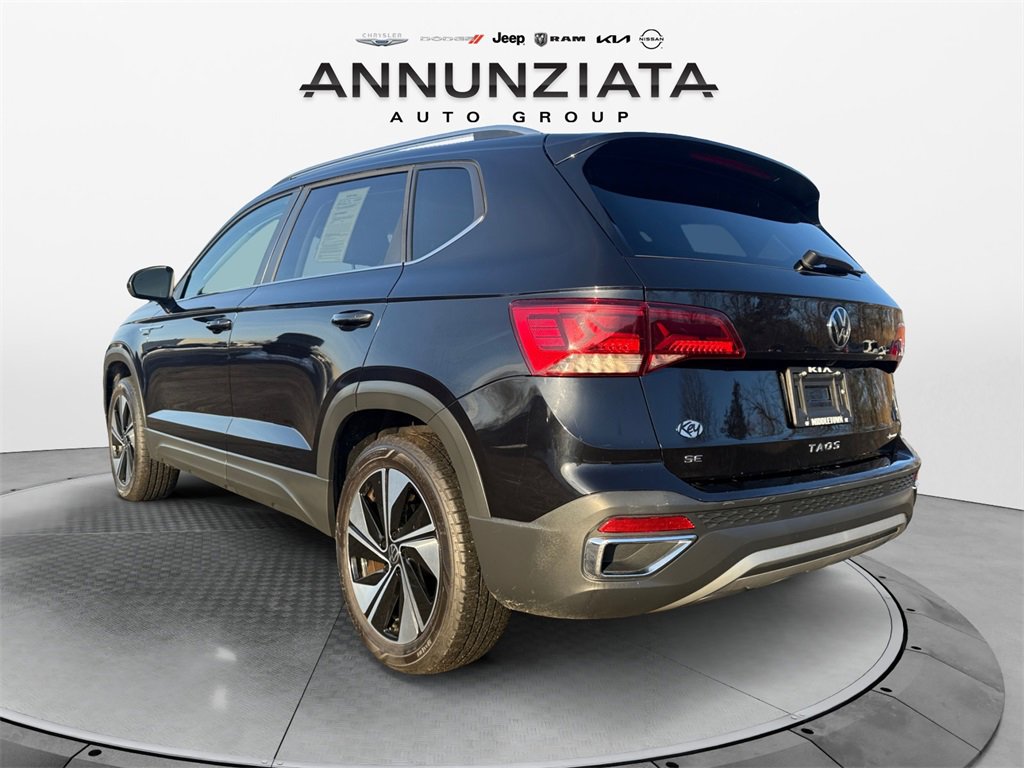 Used 2024 Volkswagen Taos SE image 3