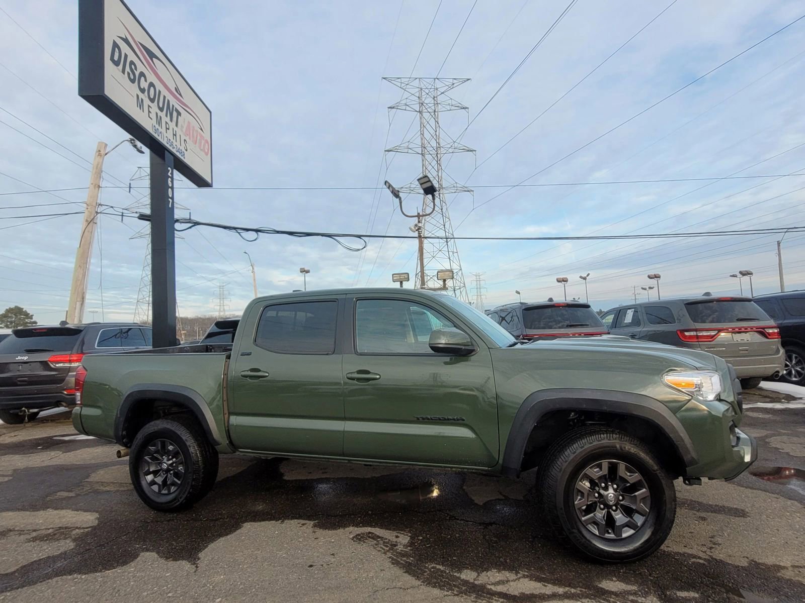 Used 2021 Toyota Tacoma SR5 w/ Trail Edition image 4