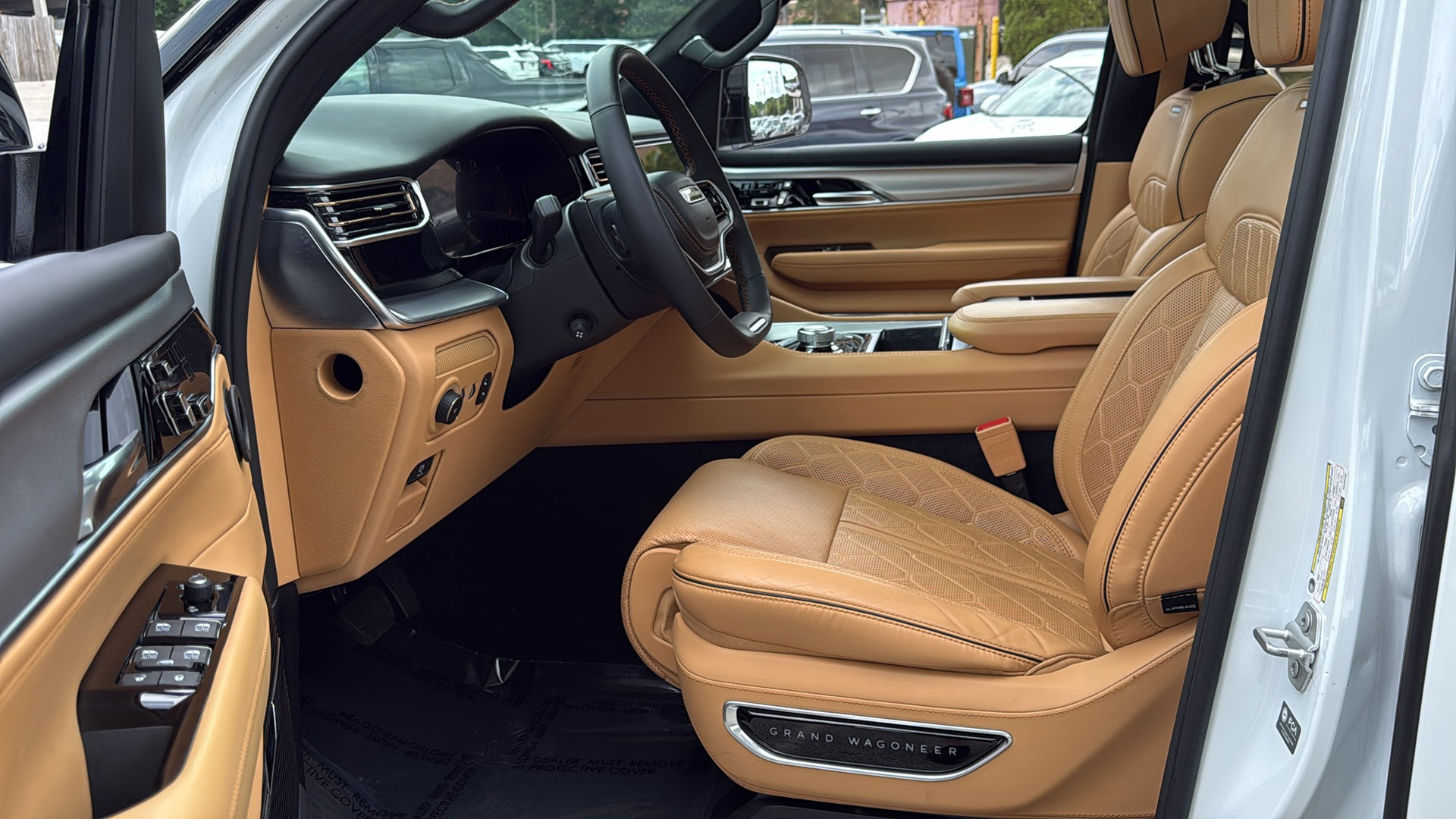 Used 2023 Jeep Grand Wagoneer Series III AWD/4WD image 8
