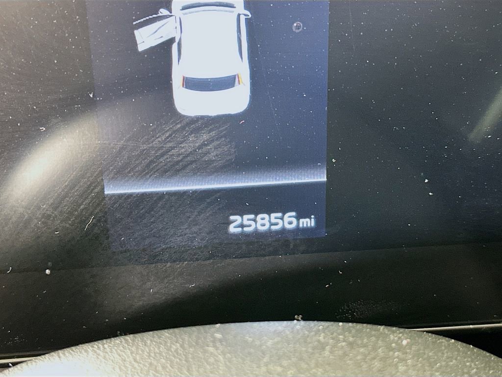 Used 2023 Kia Niro EX image 17