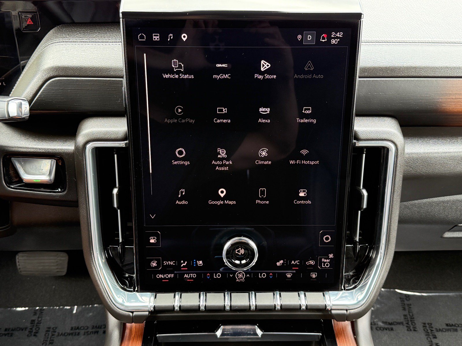 Used 2025 GMC Yukon XL Denali AWD/4WD image 18