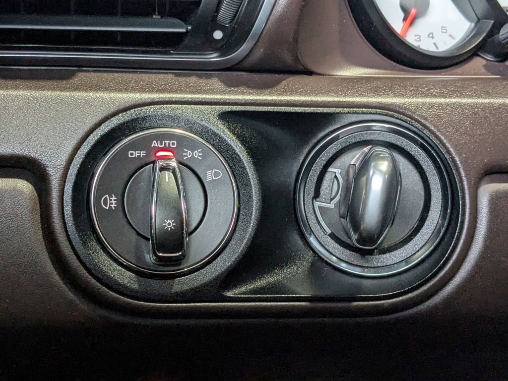 Used 2016 Porsche 911 Turbo S image 17