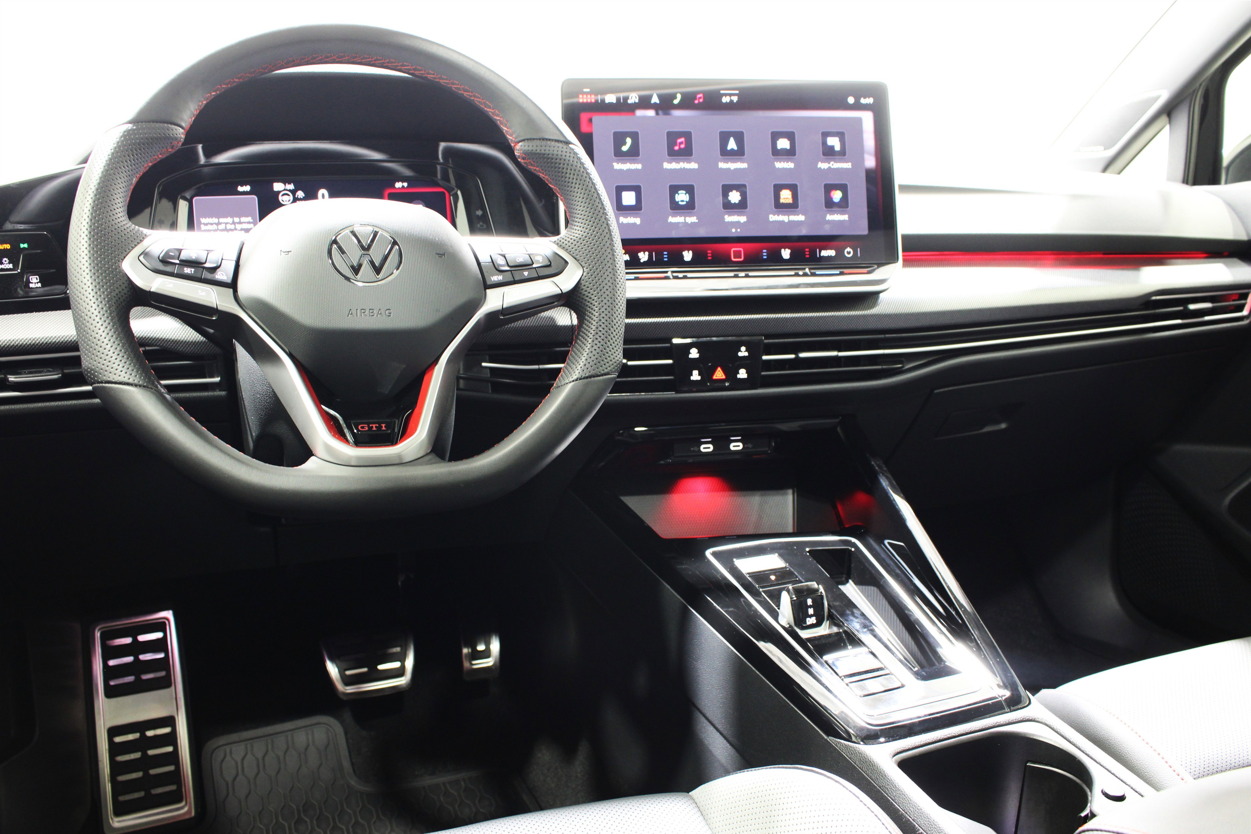 Used 2025 Volkswagen GTI SE image 2