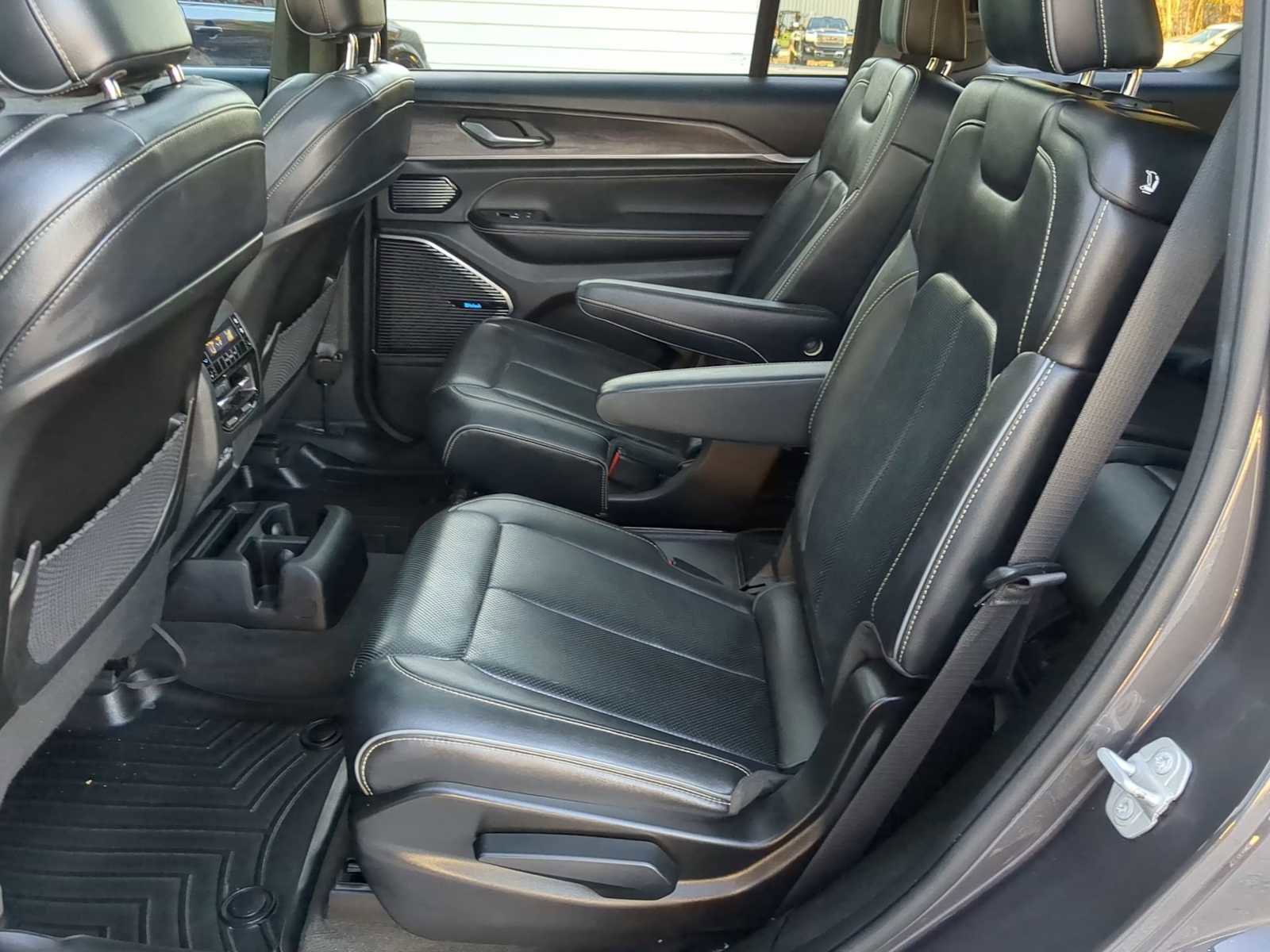 Used 2022 Jeep Grand Cherokee L Overland image 24