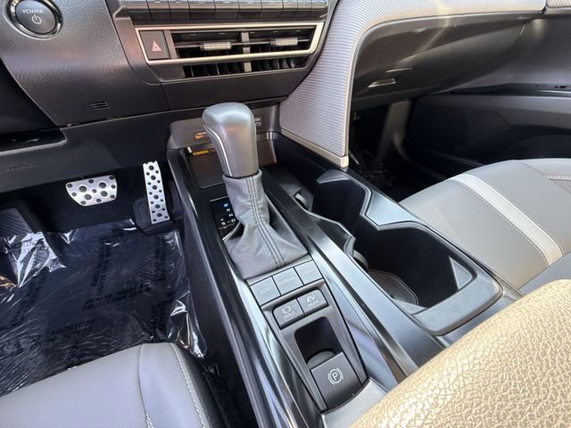 Used 2025 Toyota Camry SE image 21