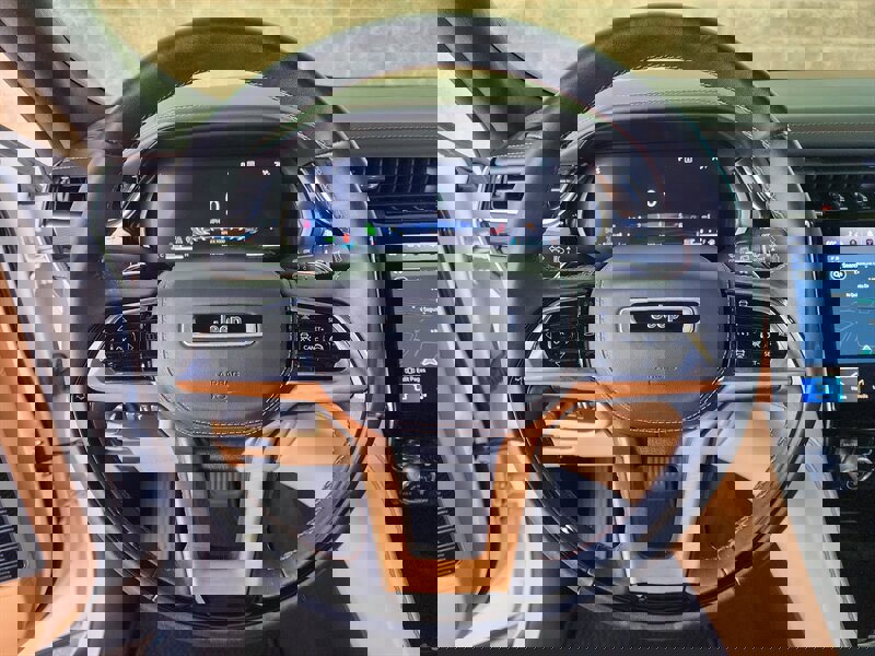 Used 2023 Jeep Grand Cherokee L Summit AWD/4WD image 33