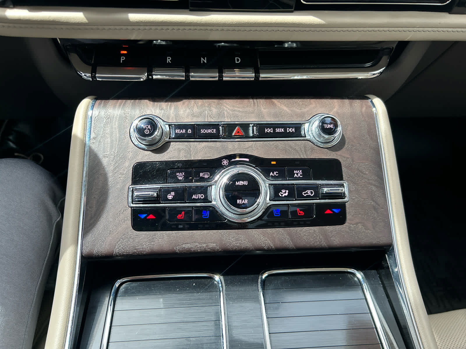 Used 2022 Lincoln Aviator Reserve w/ Equipment Group 201A AWD/4WD image 19