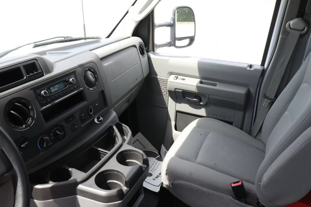 Used 2023 Ford E-450 and Econoline 450 Super Duty RWD image 13