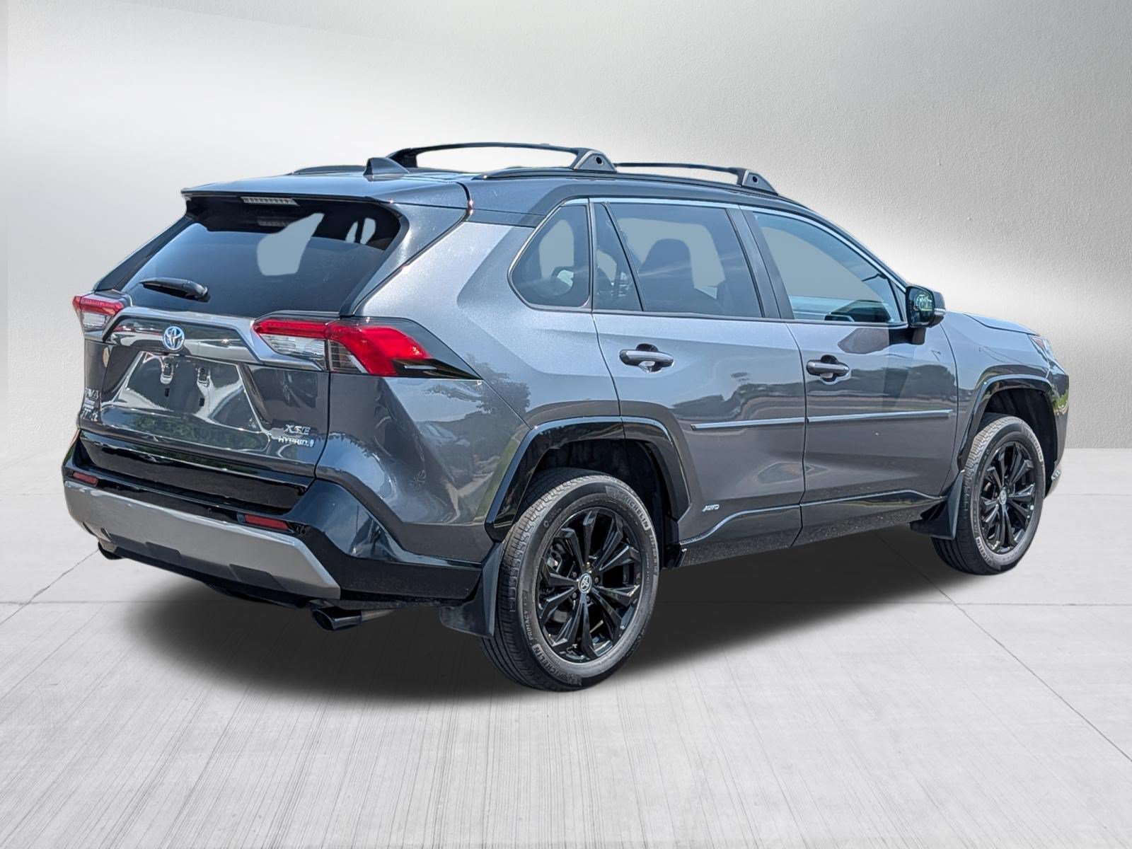 Used 2023 Toyota RAV4 XSE AWD/4WD image 7