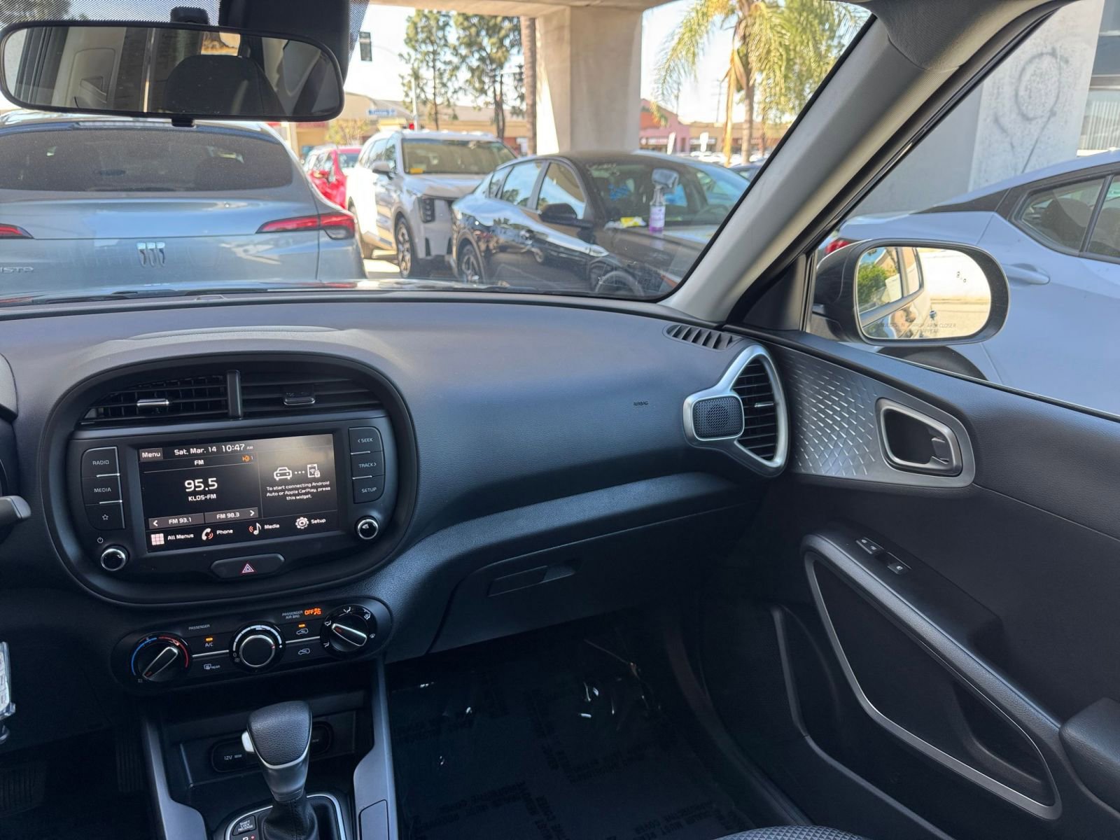 Used 2025 Kia Soul LX w/ LX Technology Package image 33