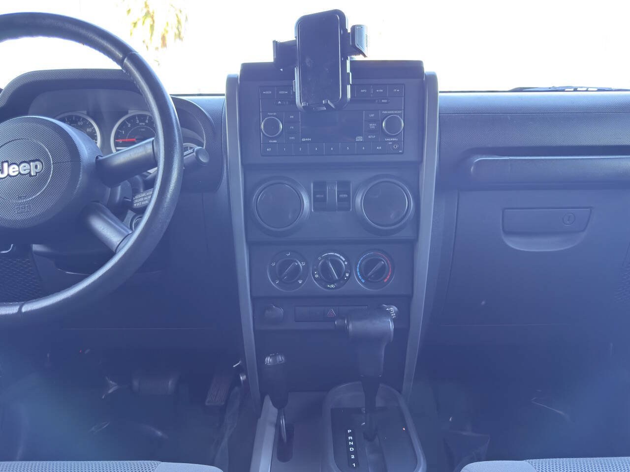 Used 2007 Jeep Wrangler Sahara w/ Dual Top Group AWD/4WD image 17