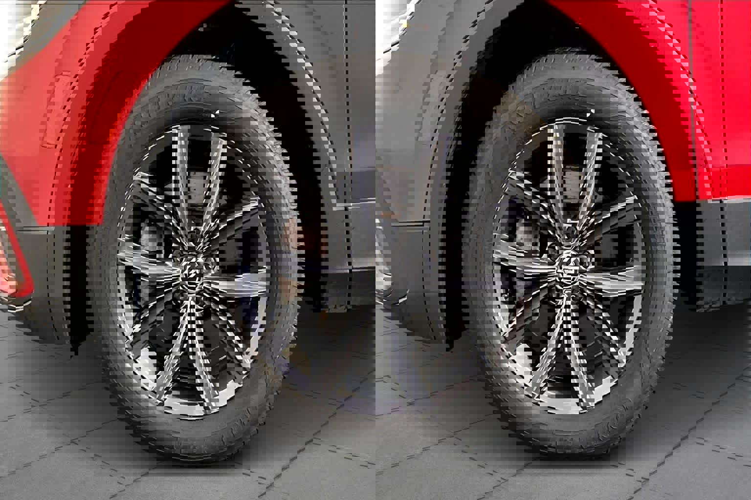 Used 2022 Volkswagen Tiguan SE w/ Panoramic Sunroof Package AWD/4WD image 11