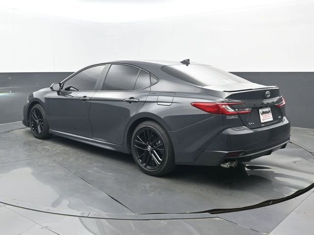 Used 2025 Toyota Camry SE image 3