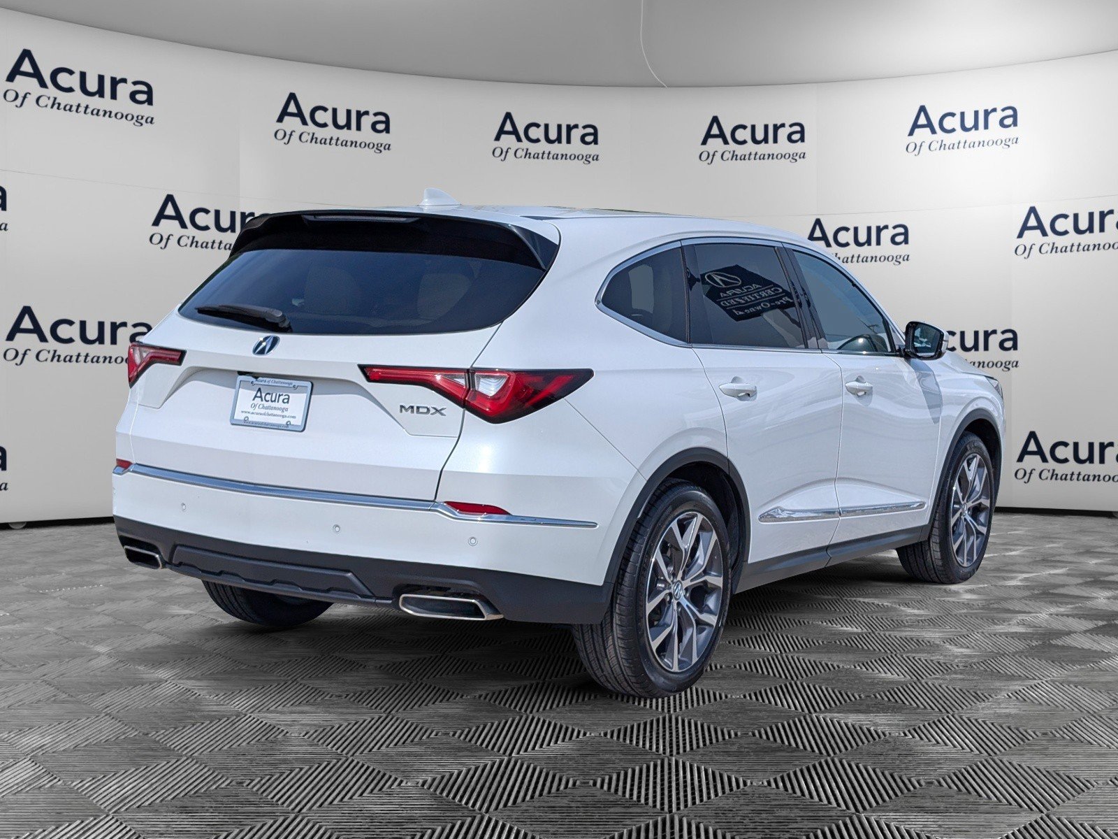 Certified 2023 Acura MDX FWD w/ Technology Package image 5