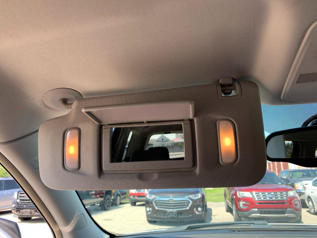 Used 2009 GMC Acadia SLE FWD image 18