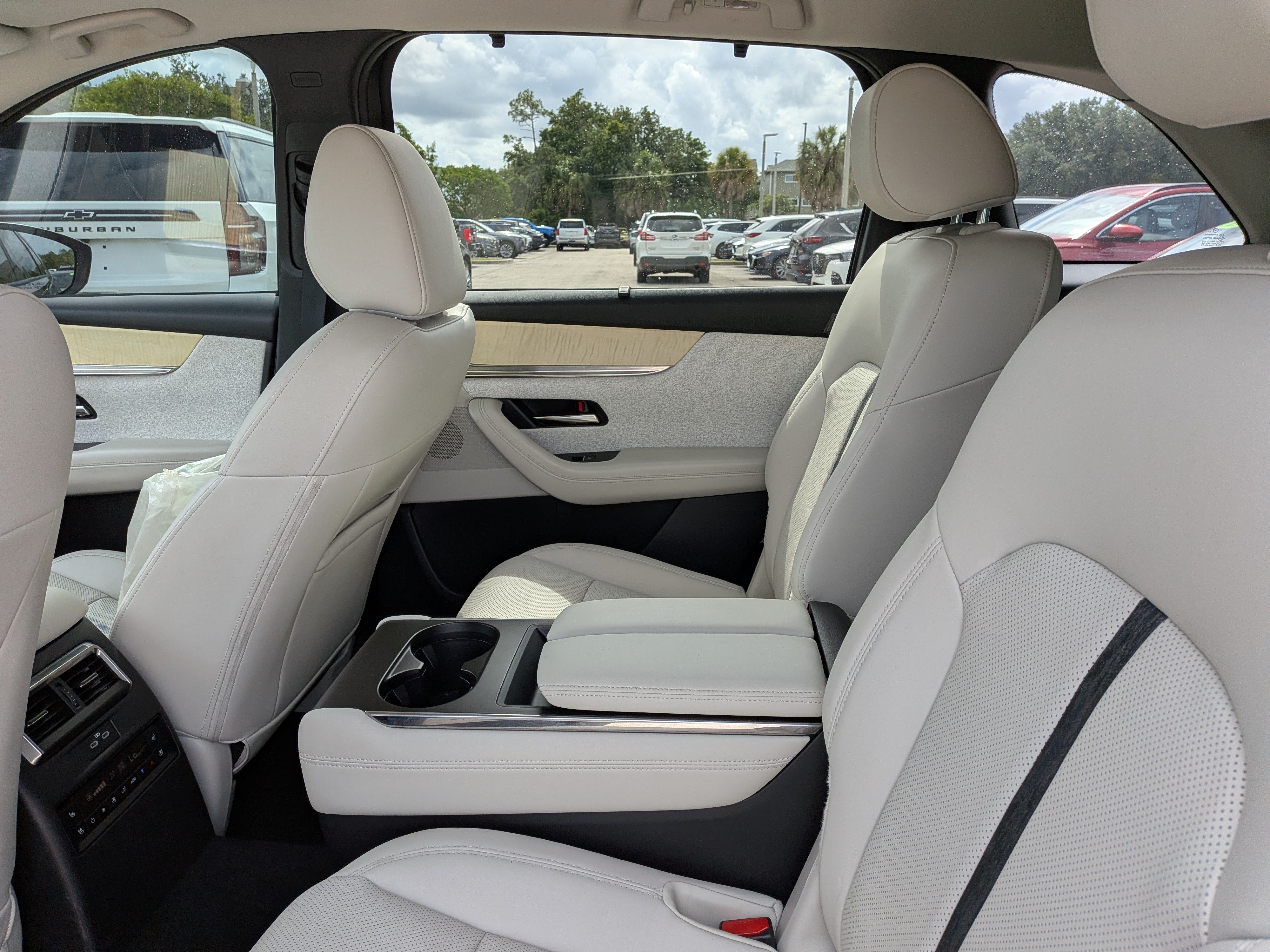 Certified 2024 MAZDA CX-90 3.3 Turbo S w/ Premium Plus AWD/4WD image 15