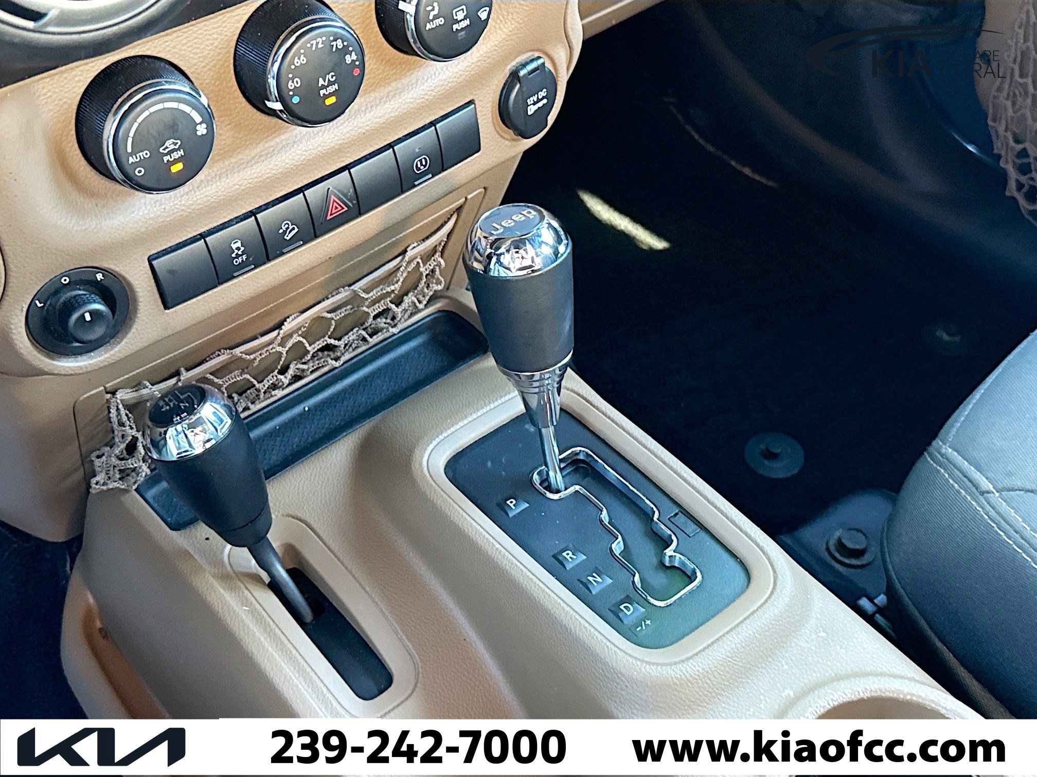 Used 2017 Jeep Wrangler Unlimited Sahara w/ Connectivity Group image 26