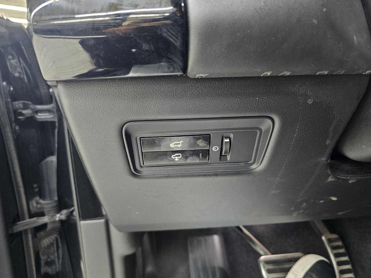 Used 2014 Land Rover Range Rover Supercharged image 37