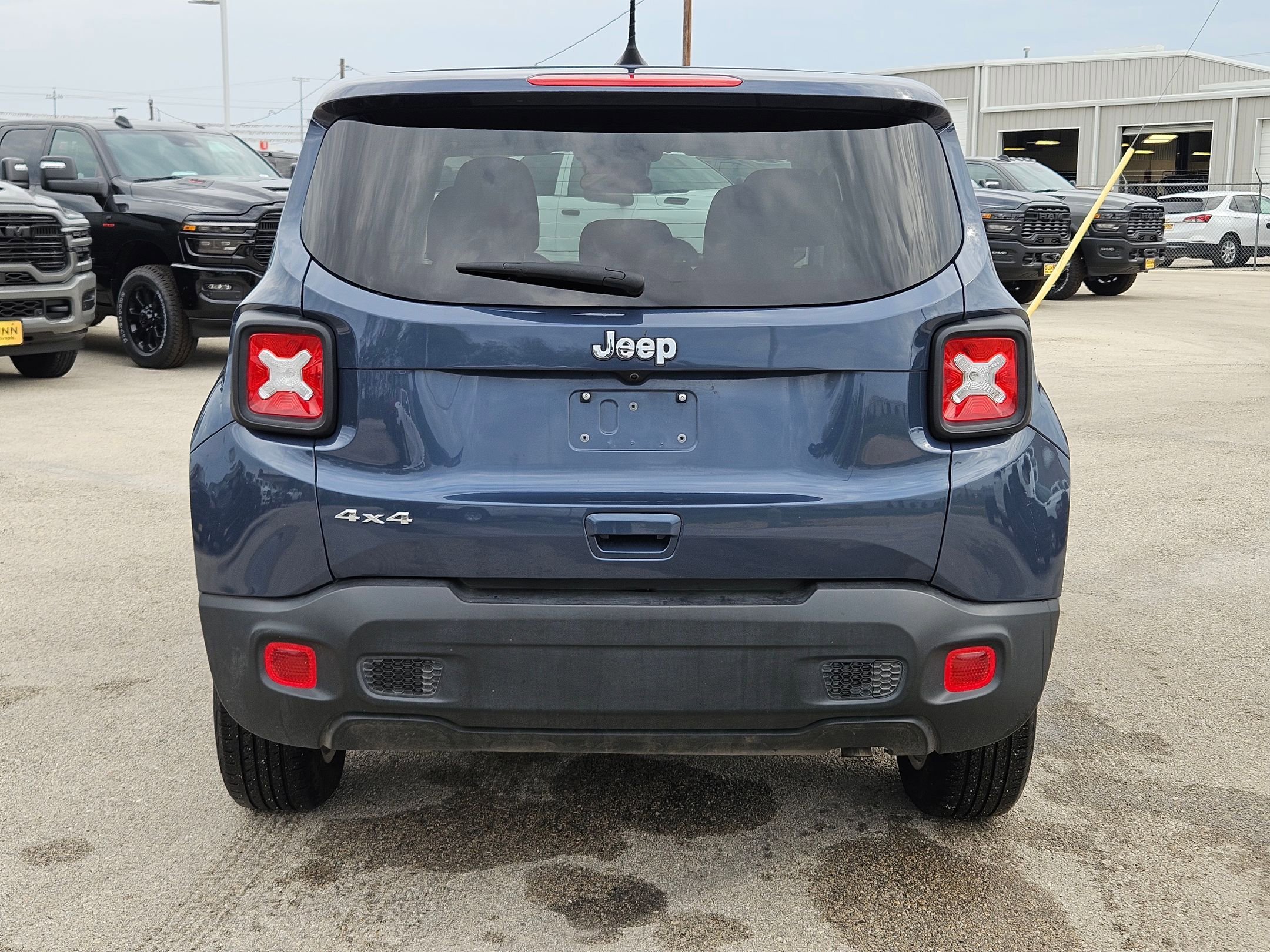 Certified 2023 Jeep Renegade Latitude image 4