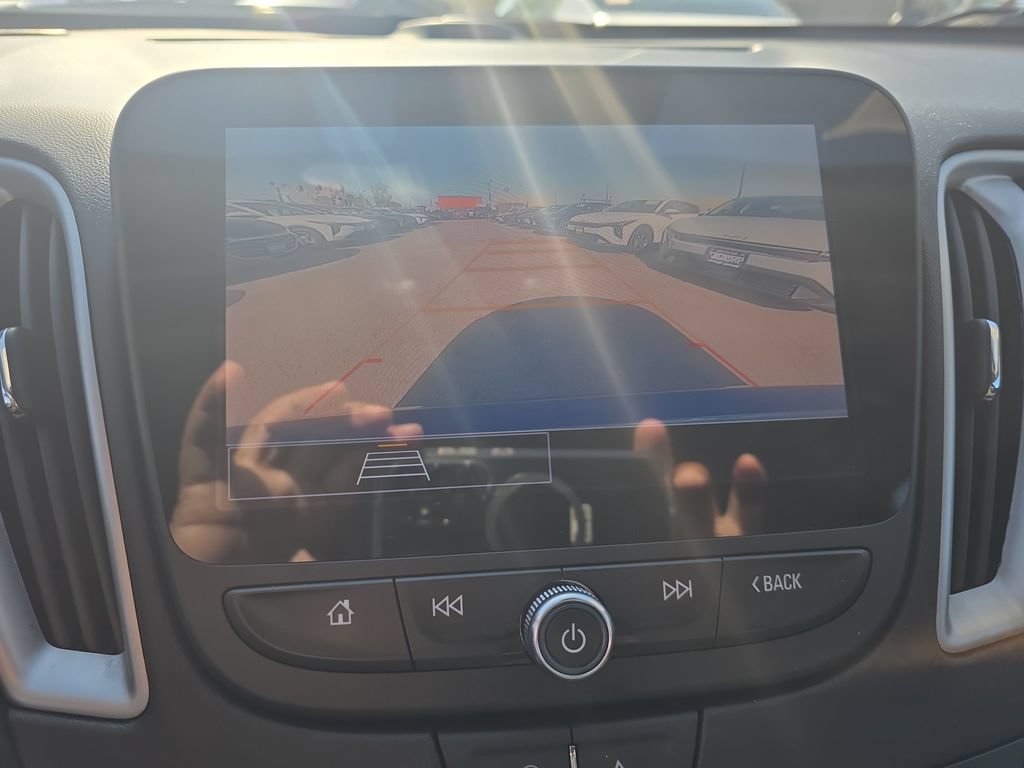Used 2023 Chevrolet Malibu LT FWD image 16