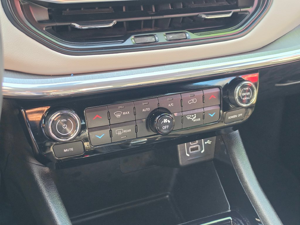 Used 2023 Jeep Compass Limited AWD/4WD image 28