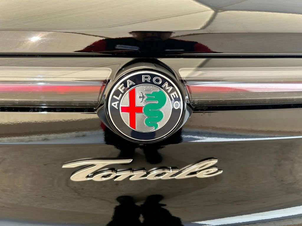 New 2025 Alfa Romeo Tonale AWD/4WD image 5