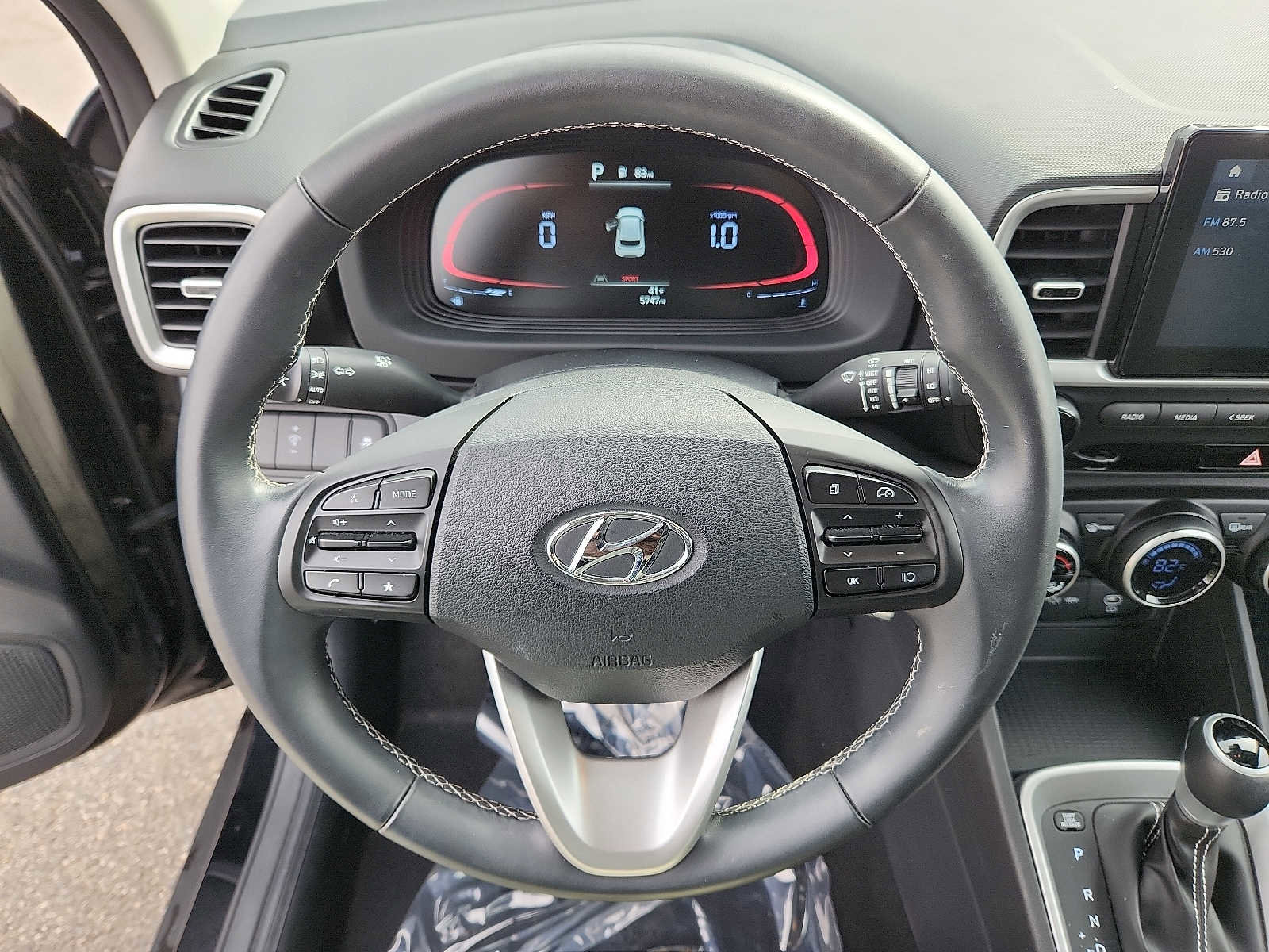 Used 2023 Hyundai Venue SEL w/ Cargo Package FWD image 19