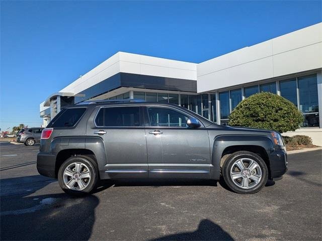 Used 2017 GMC Terrain Denali image 3