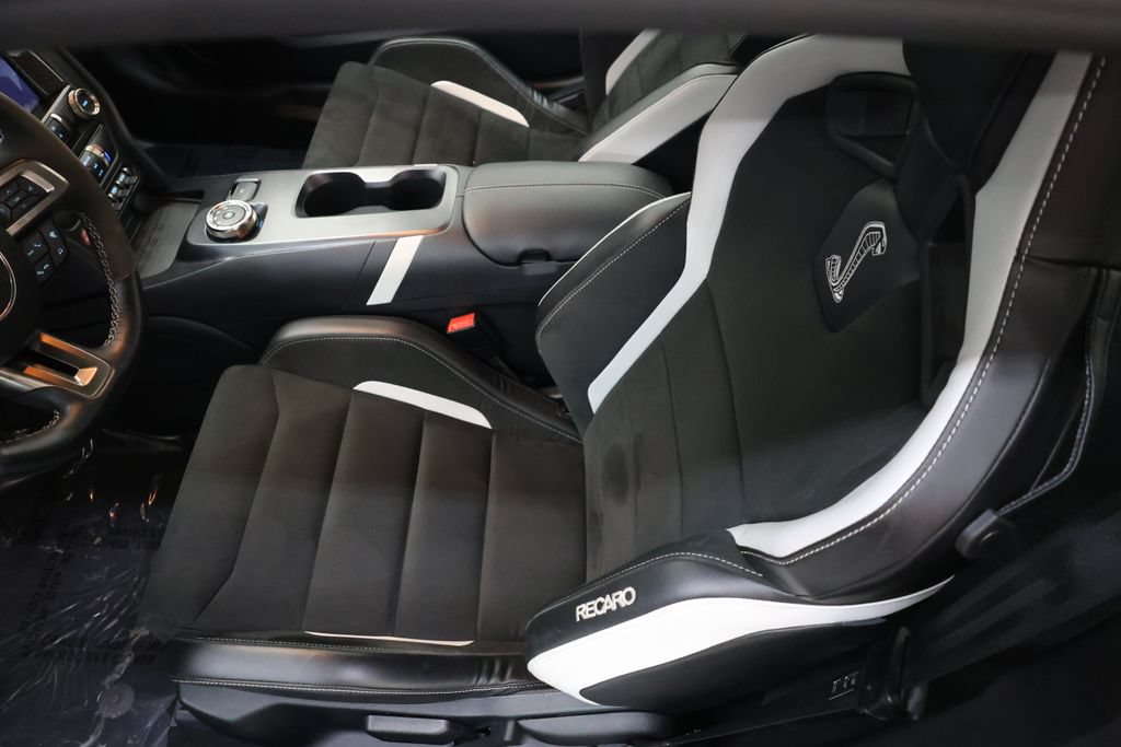 Used 2022 Ford Mustang Shelby GT500 w/ Carbon Fiber Track Pack RWD image 90