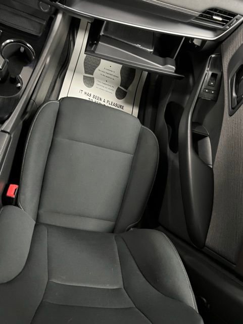 Used 2023 Nissan Rogue S image 35