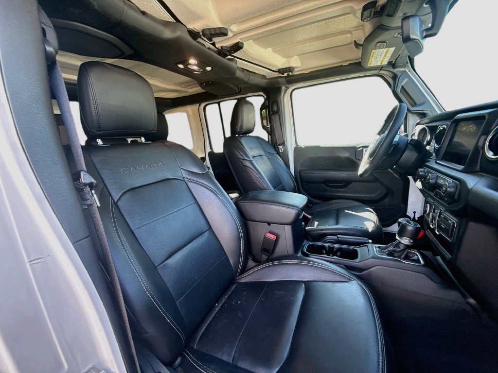 Used 2023 Jeep Wrangler Unlimited Sahara AWD/4WD image 32