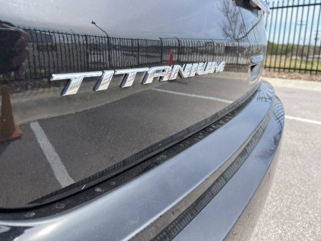 Used 2022 Ford Edge Titanium w/ Equipment Group 301A image 8