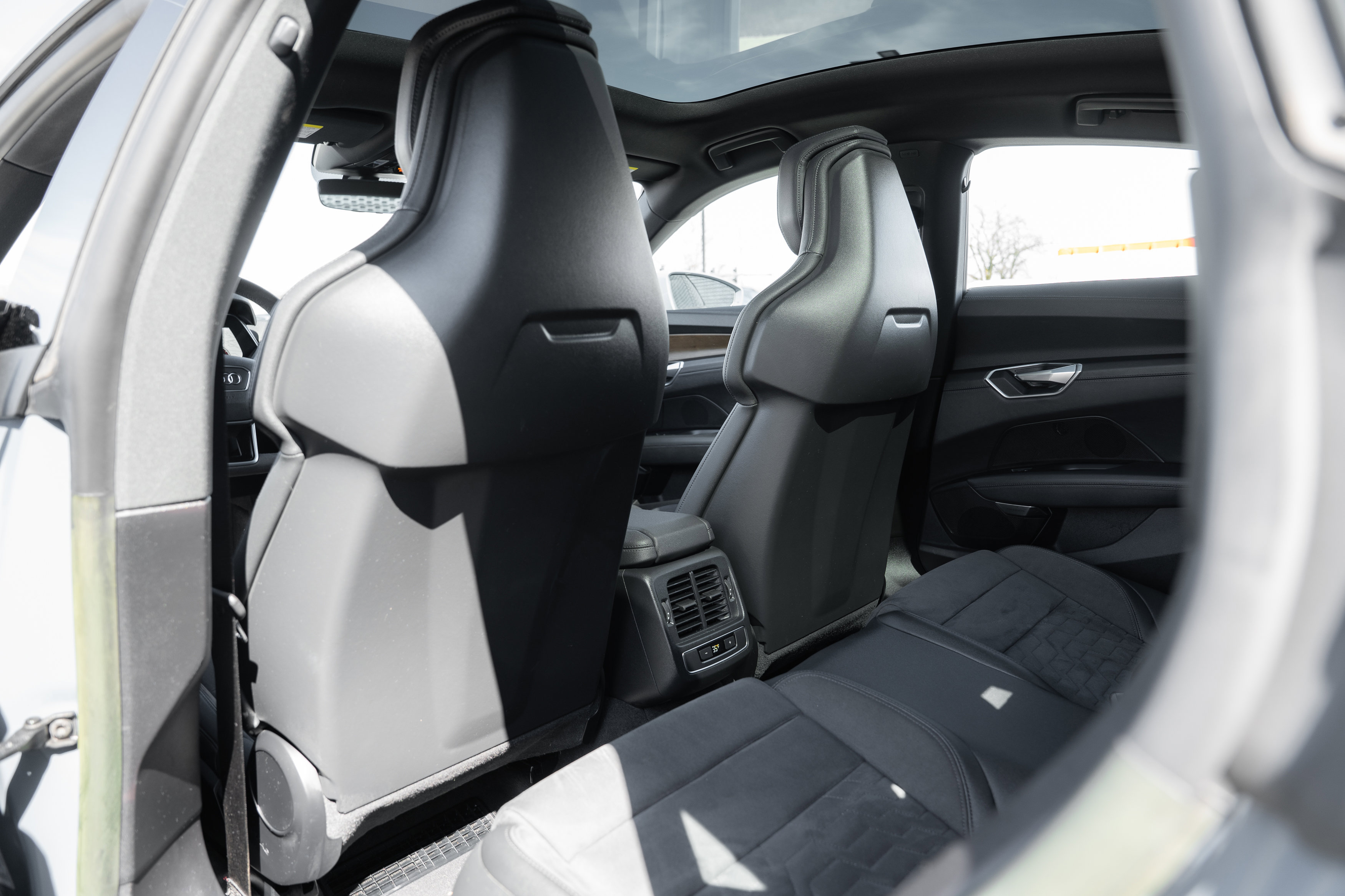 Certified 2023 Audi e-tron GT Premium Plus image 29