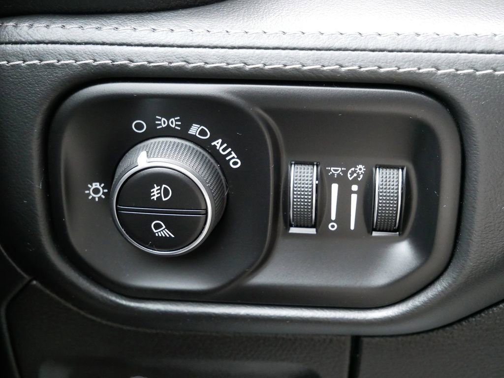 Used 2021 RAM 1500 Limited w/ Night Edition image 22