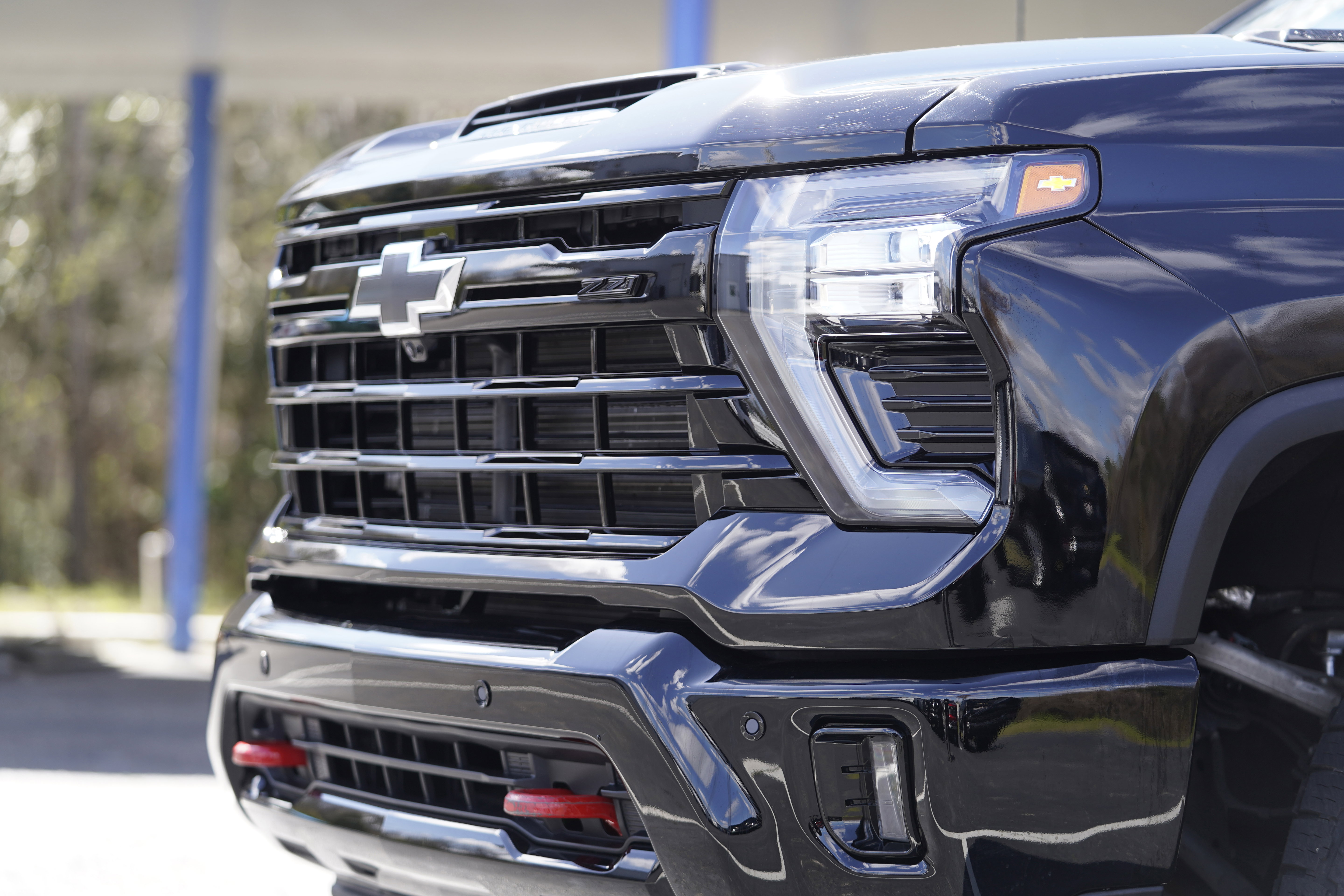 Used 2025 Chevrolet Silverado 2500 LTZ w/ LTZ Plus Package AWD/4WD image 40