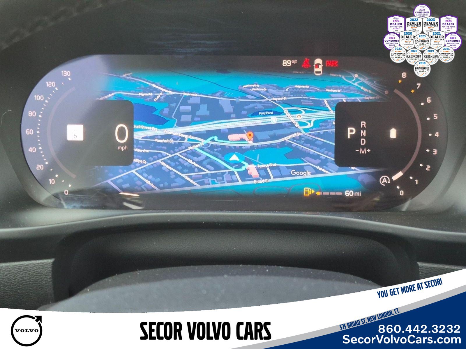 Used 2024 Volvo XC40 B5 Plus w/ Protection Package Premier AWD/4WD image 23
